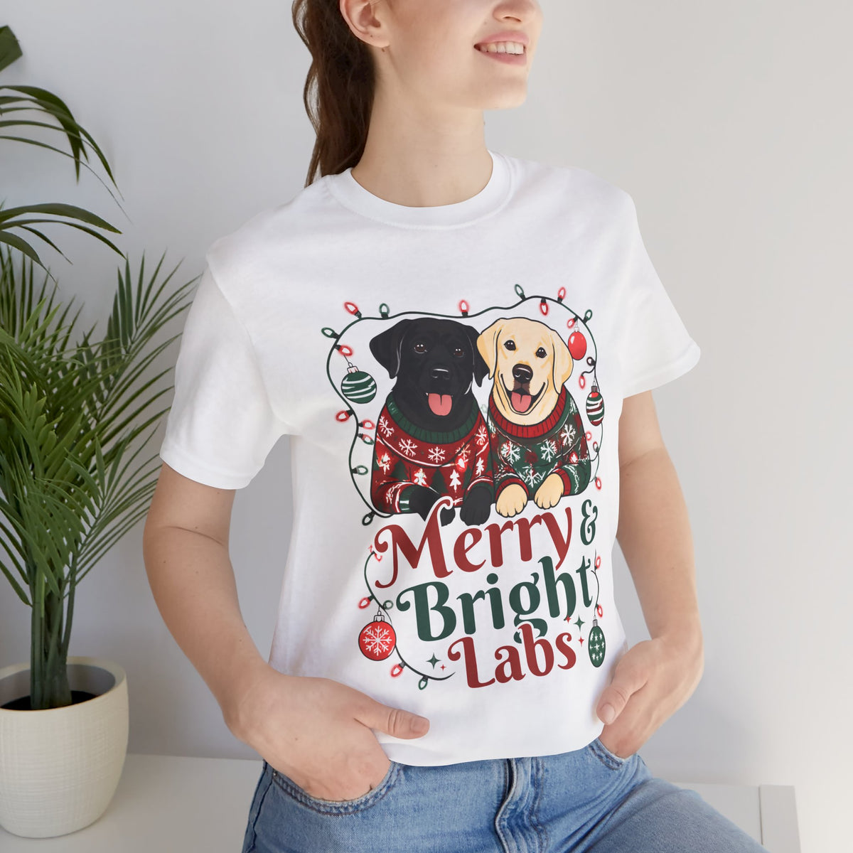 Merry & Bright Labs T-Shirt | Christmas Labrador Graphic Tee
